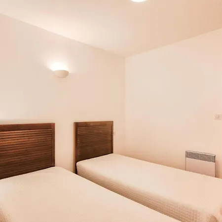Marine - Maeva - 3 Pieces 6 Personnes - Confort Mae-3007 *